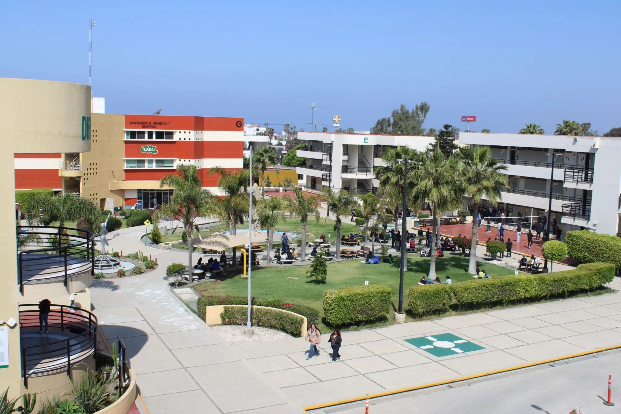 Universidad Autónoma de Baja California - UABC Campus Valle Dorado